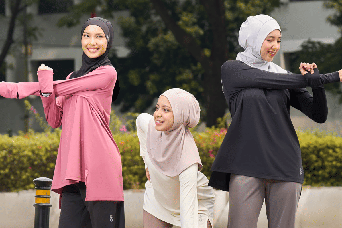 Pilih baju olahraga yang longgar agar nyaman bergerak saat olahraga