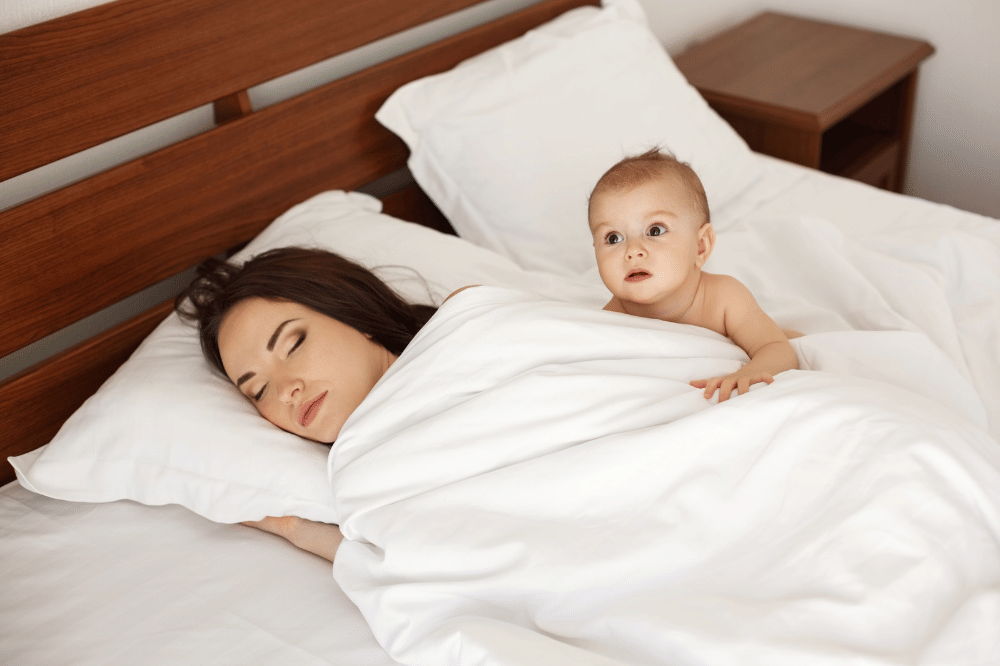 Risiko Membelakangi Bayi saat Tidur