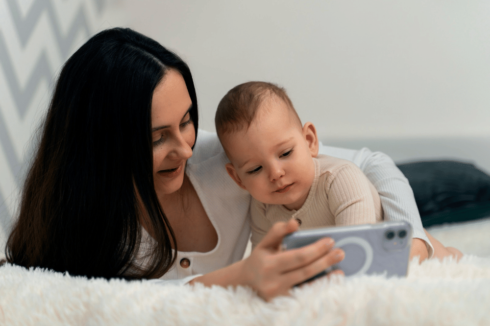 Ciri-Ciri Bayi Terpapar Radiasi HP yang Perlu Mama Ketahui