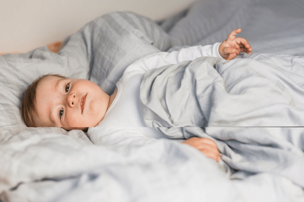 Bayi selalu tidur menghadap kanan, apakah wajar?