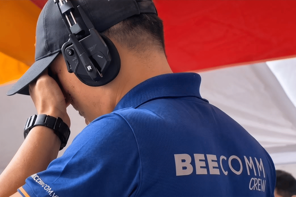 Juru kamera tak kuasa menahan tangis