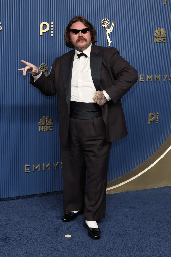 Matty Matheson dengan setelan Harry Rosen