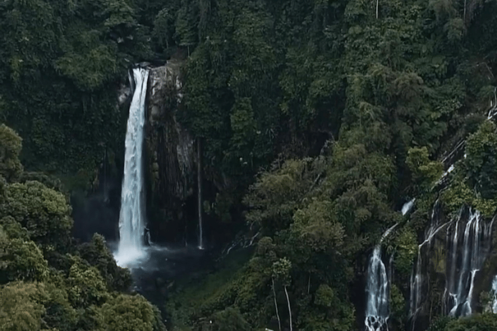 Air Terjun Tri Sakti