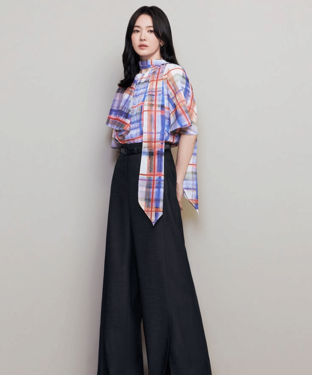 Gaya Celana Lebar Song Hye Kyo (4)