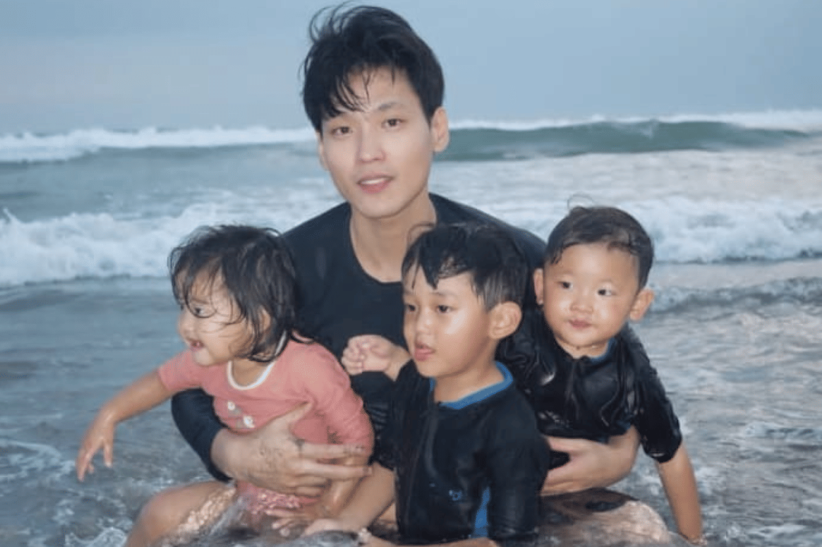 Daehoon memperlakukan anak-anaknya secara adil