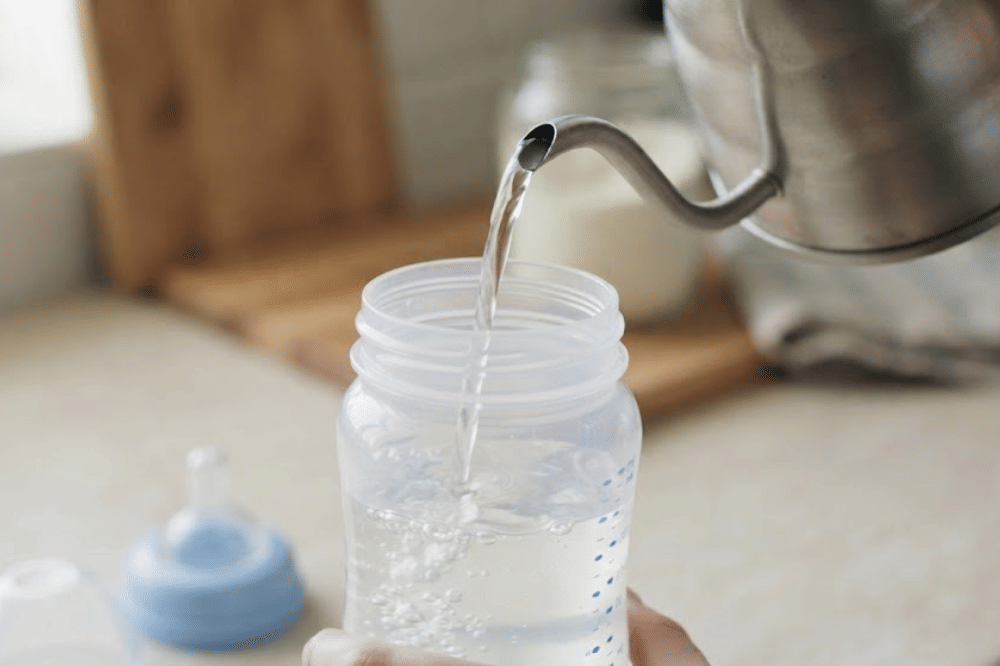 Takaran air dalam botol dot