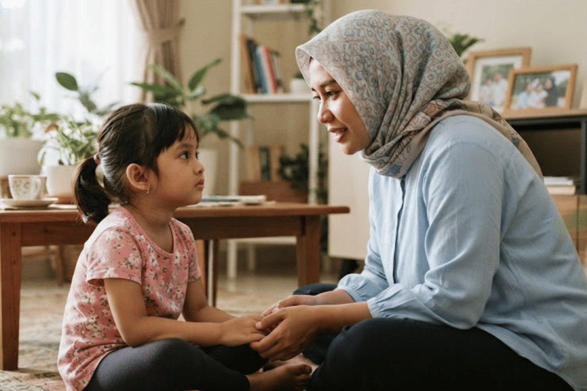 Selalu jawab pertanyaan anak dengan jujur dan jelas