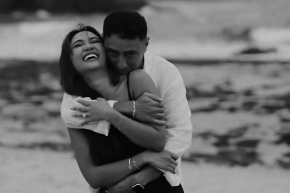 Foto lamaran Marion Jola 4
