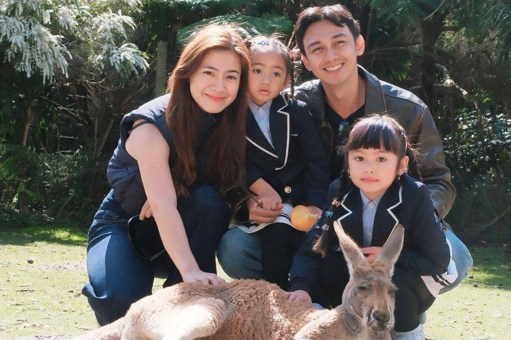 Bikin Haru, Felicya Angelista Bahagia Lihat Anak Pimpin Doa