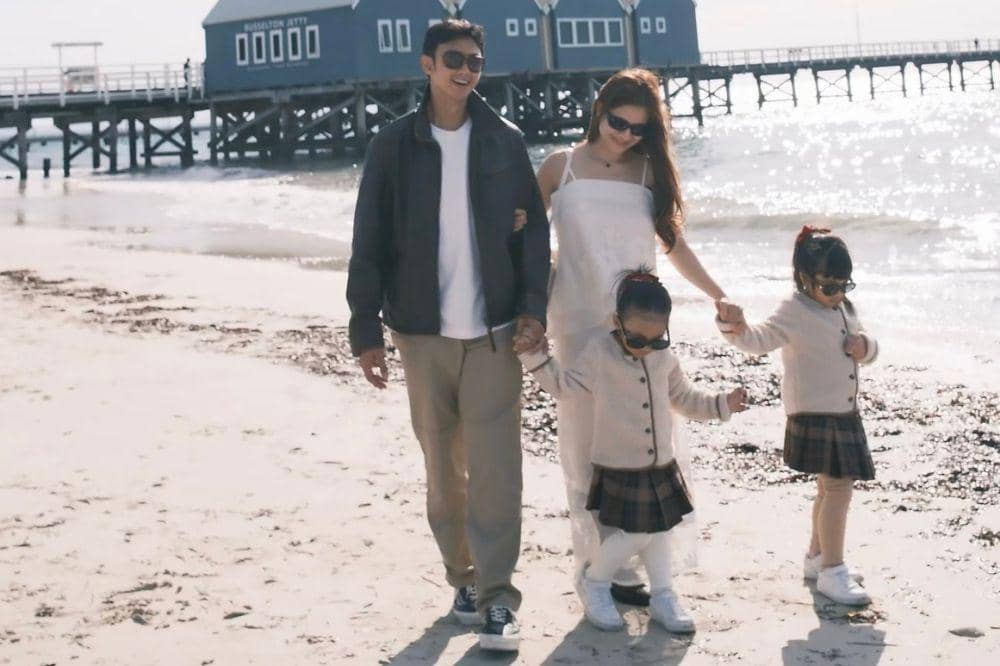 Felicya Angelista Bahagia Lihat Anak Pimpin Doa 3