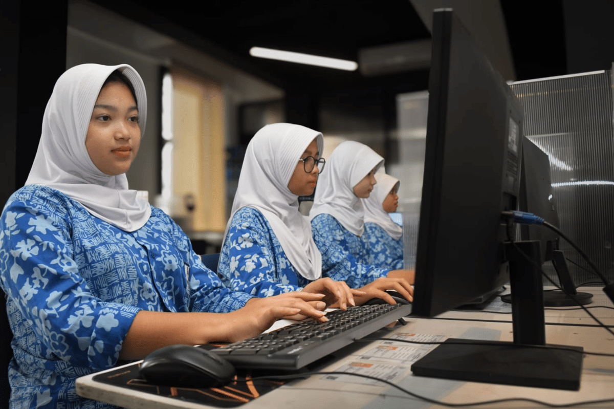 Perhatkan materi apa yang muncul pada saat simulasi ujian