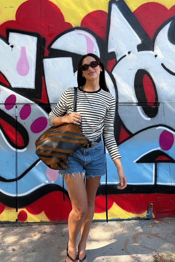 Short denim dengan stripe shirt