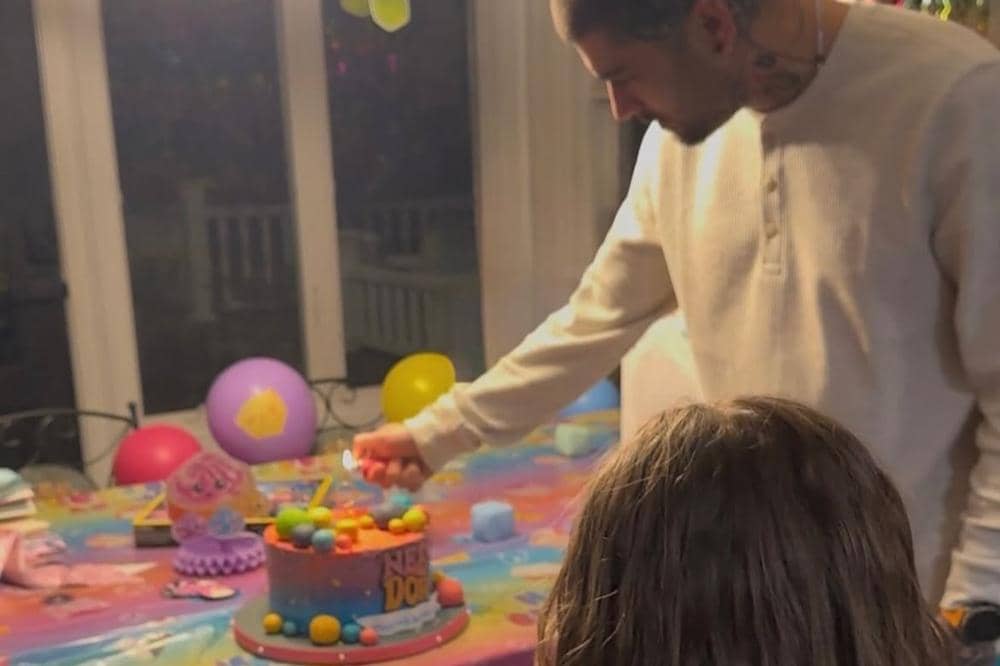 5 Momen Zayn Malik Rayakan Ultah Khai 3