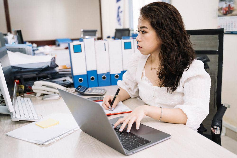 Viral “Office Ageing” di China, Benarkah Kantor Bikin Cepat Tua?