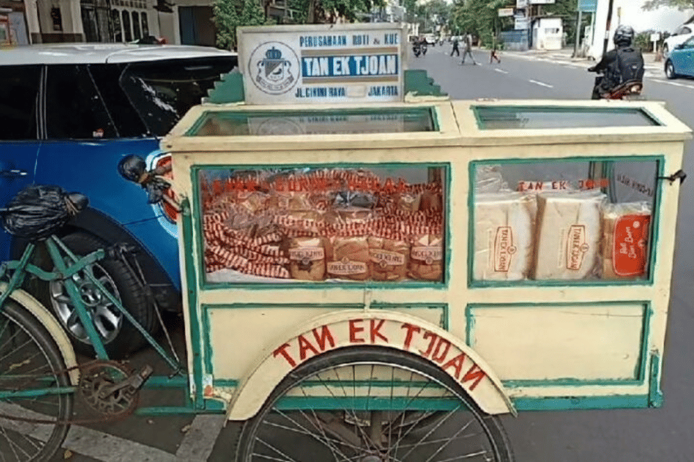 Gerobak roti Tan Ek Tjoan
