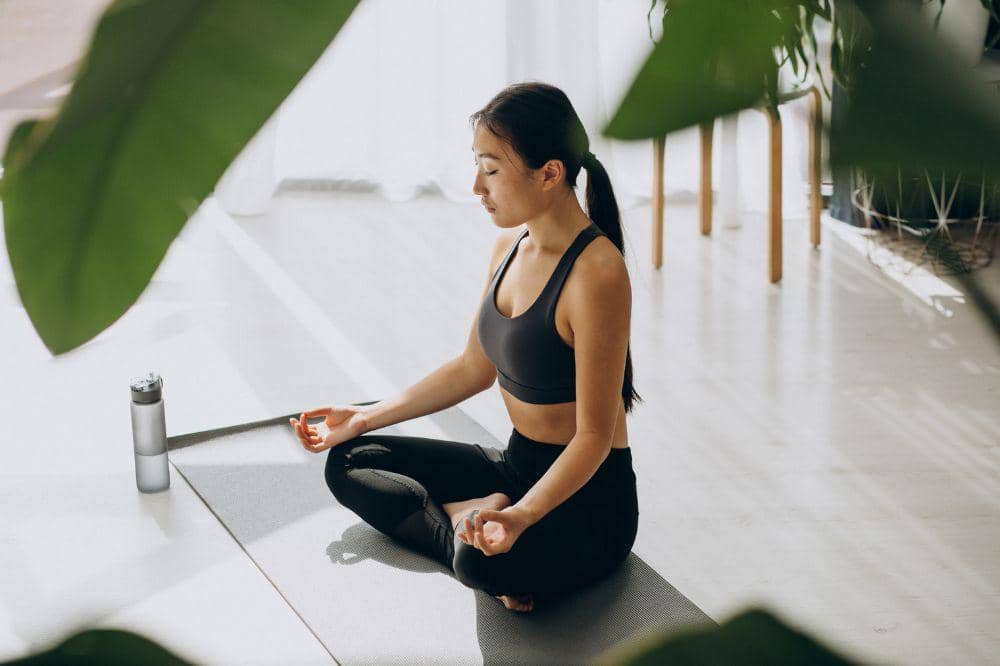 Apakah aman jika mulai prenatal yoga di trimester pertama?