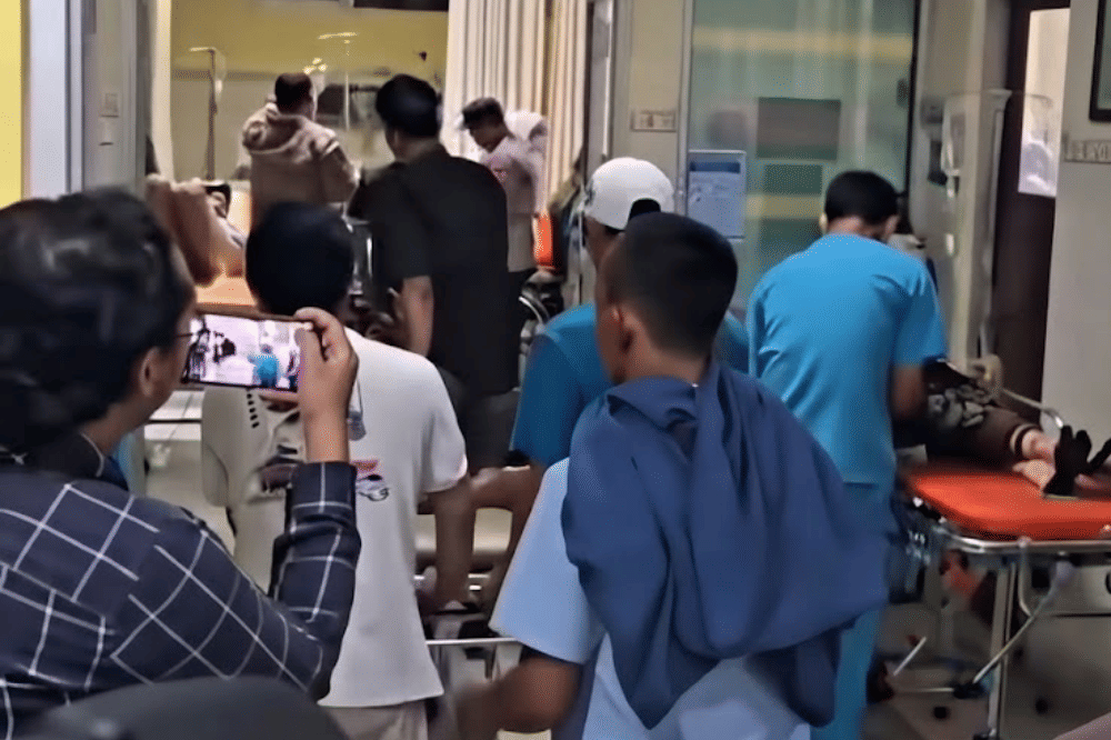 Kepadatan fasilitas kesehatan di Kabupaten Batang karena dugaan keracunan MBG