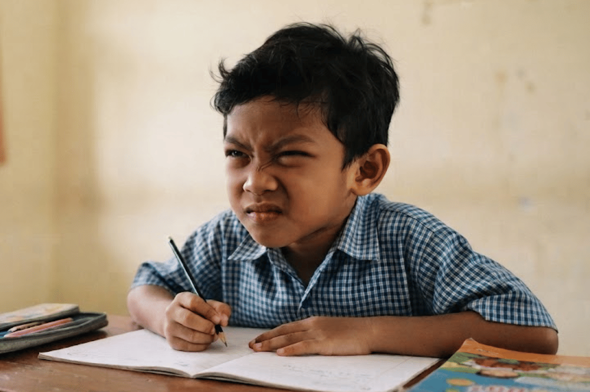Jika anak kesulitan untuk melihat objek yang jauh bisa jadi miopia