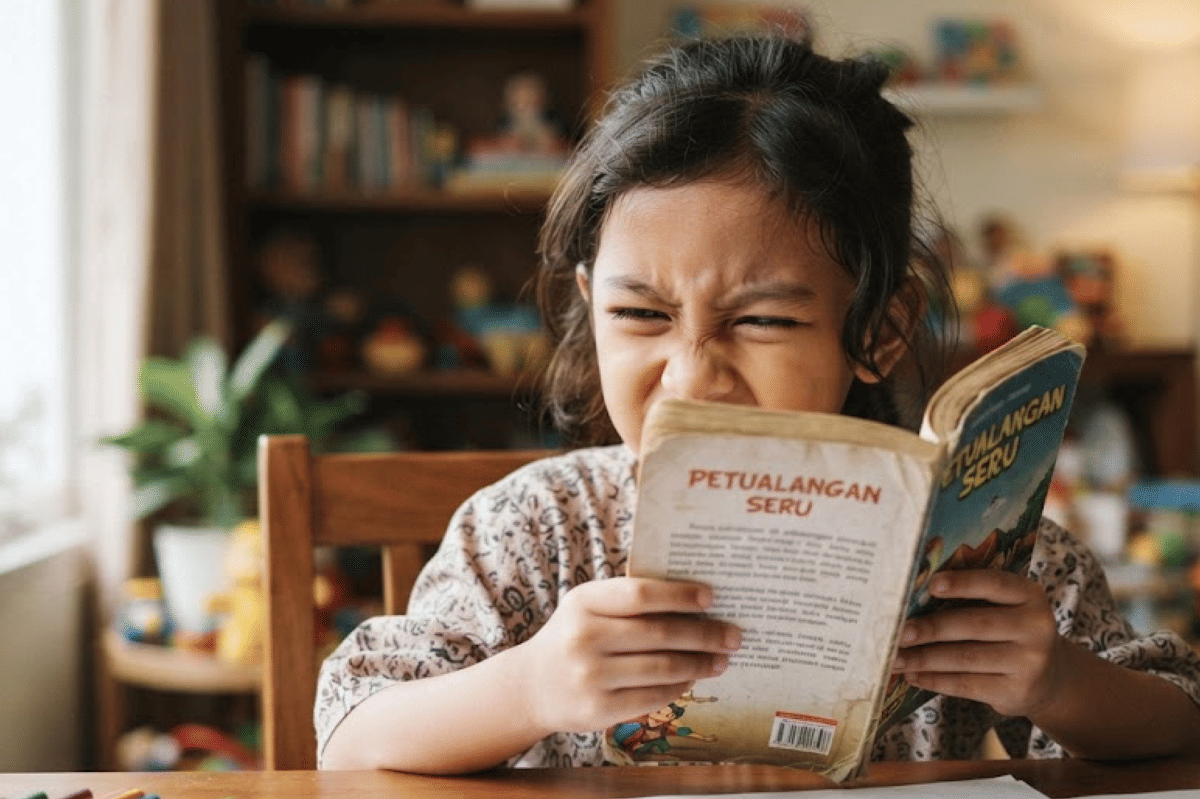 Hipermetropia terjadi saat anak lebih sulit melihat benda yang berada dekat