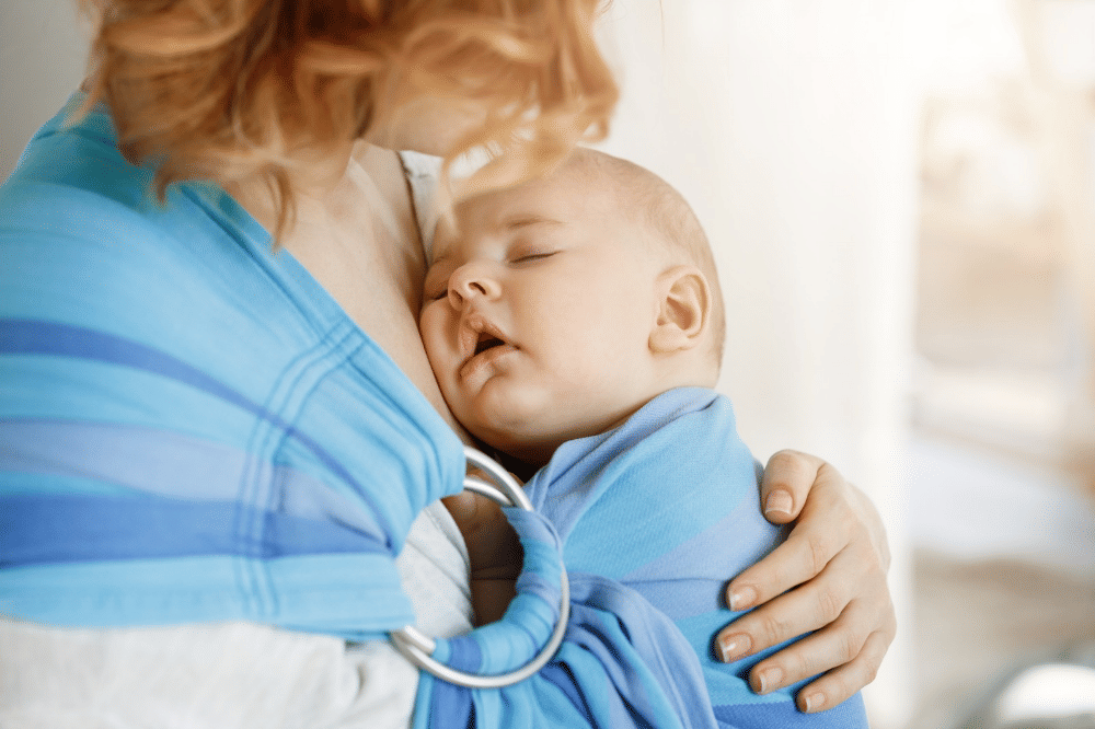 Kenapa Bayi Tidur saat Digendong tapi Bangun saat Ditaruh?
