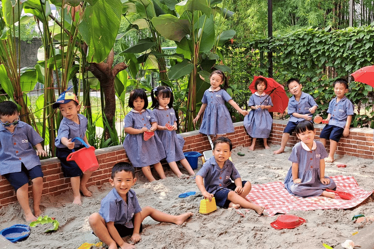 Julia Gabriel Preschool Jakarta menggunakan pendekatan komunikasi