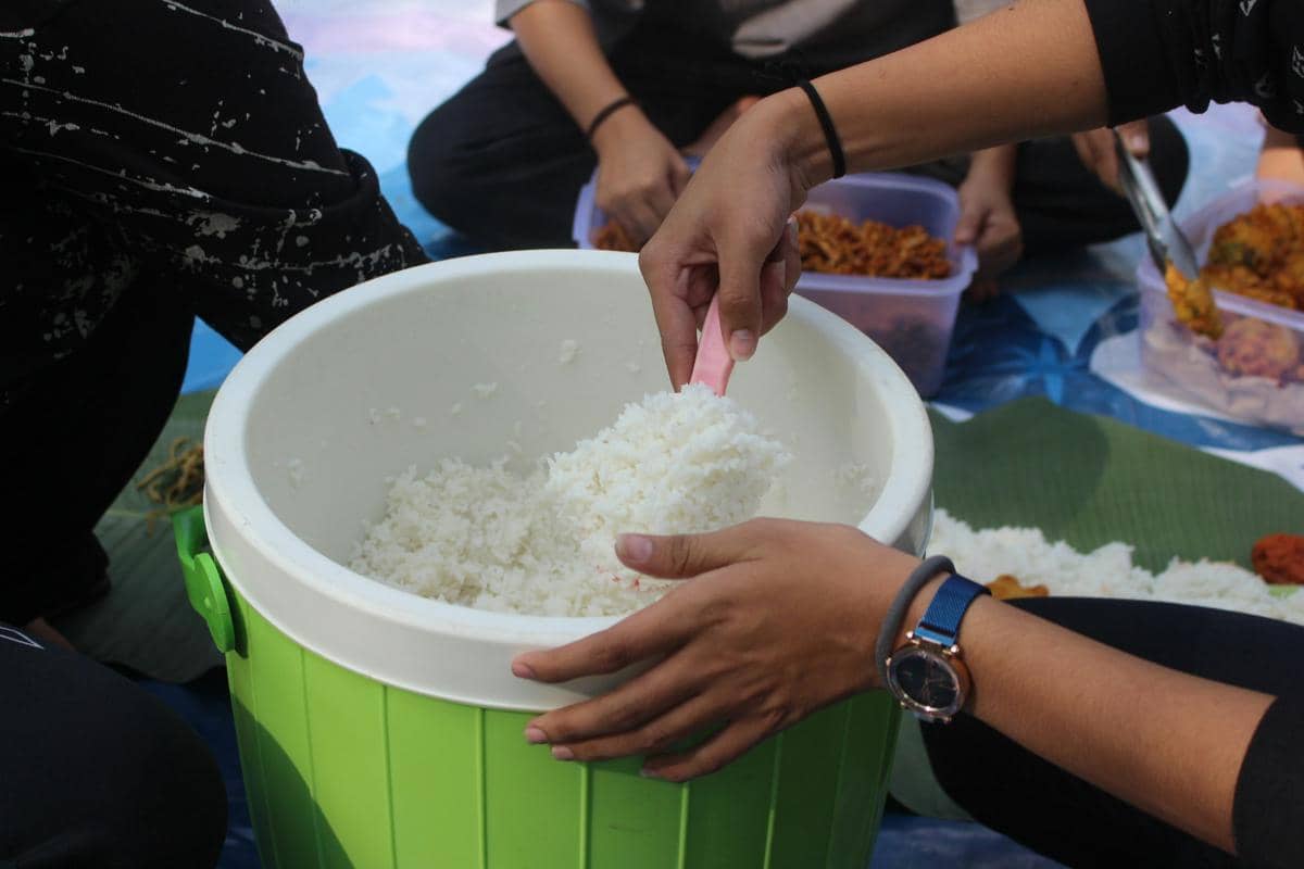 Nasi Dingin Lebih Sehat Dibanding Nasi Panas? Begini Penjelasannya