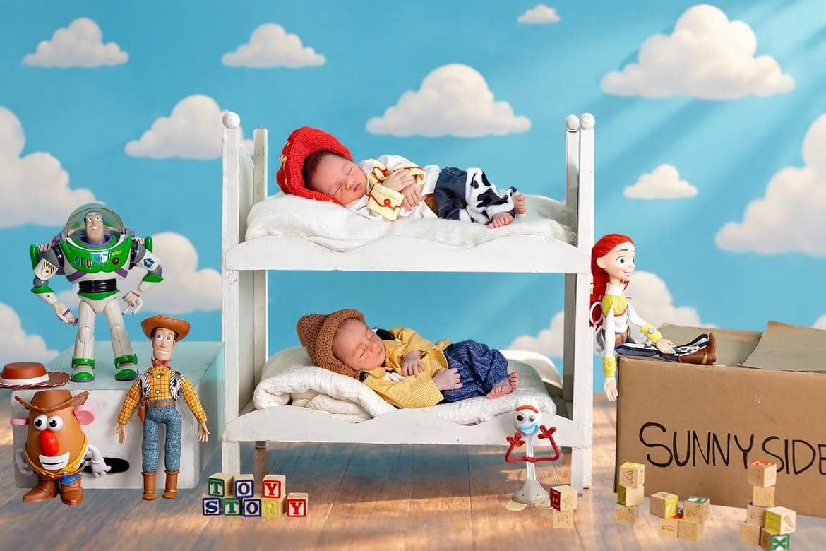 Kael dan Khaela tampil menggemaskan dengan kostum Jessie dan Woody