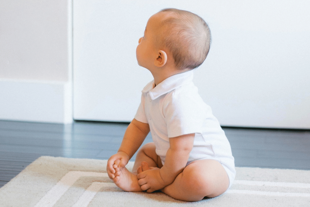 Apakah Bayi 4-5 Bulan Boleh Duduk? Orangtua Harus Tahu Ini