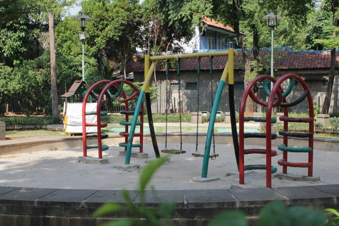 Taman Mahoni (Ciracas)