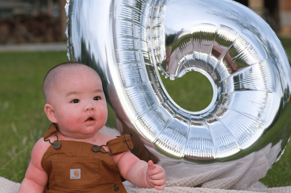 Usia 6–12 bulan, bayi membutuhkan sekitar 11–14 jam tidur per hari