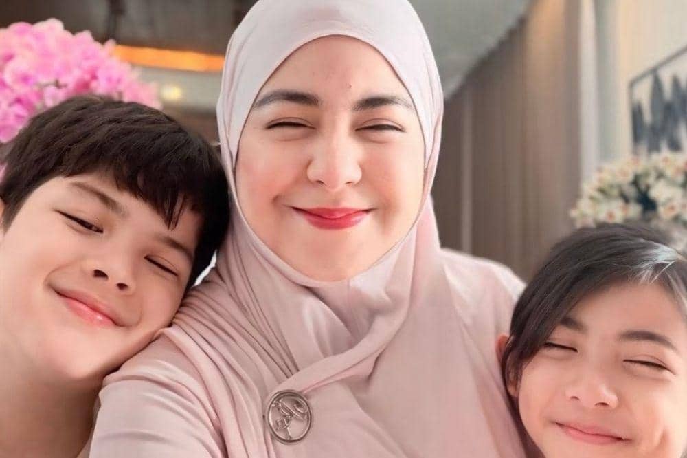 Risty Tagor Liburan dengan Dua Anaknya 3