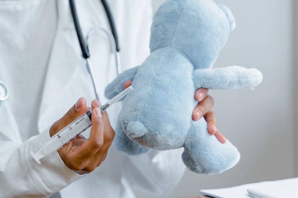 Apakah Efek Vaksin Bisa Mengubah DNA Anak? Ini Kata Dokter