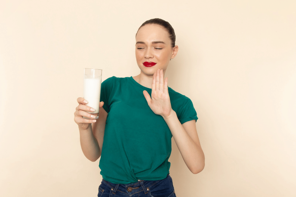 Mual minum susu putih saat hamil, bolehkah beralih ke susu cokelat?