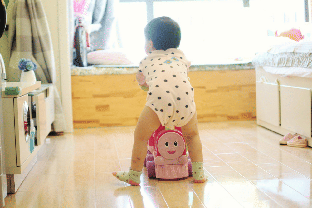 Bagaimana Cara agar Otot Bayi Kuat? Latih 7 Gerakan Ini!