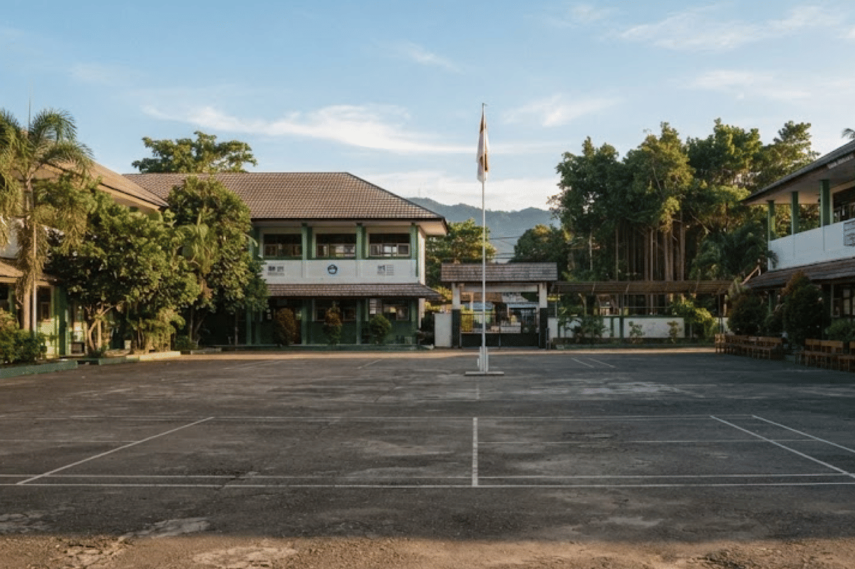 Siswa tersebut dipukuli oleh kaka kelas setelah pulang sekolah