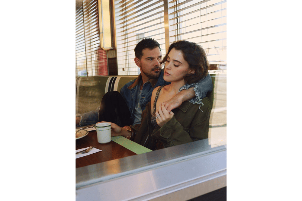 Taylor Lautner dan istri umumkan kelahiran anak pertama