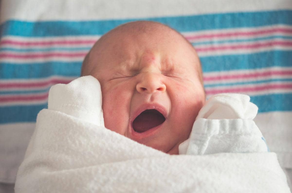 Bayi terlihat lebih lemas dan mudah mengantuk