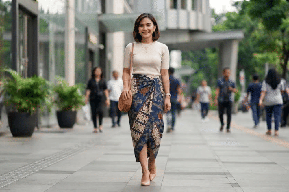Eksplorasi kain batik lilit bergaya chic