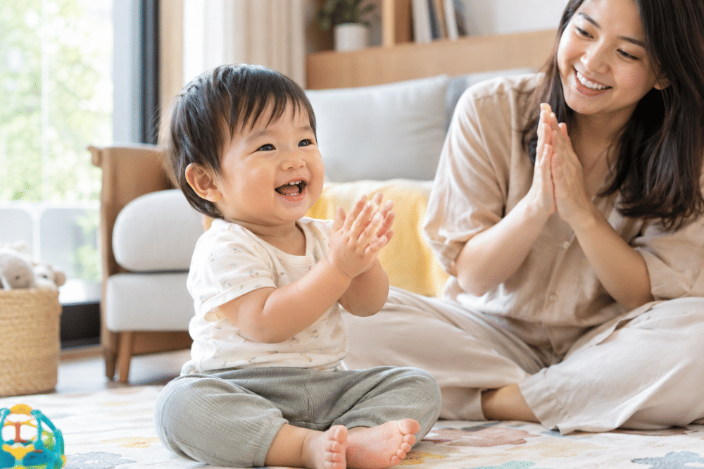 Kenapa Bayi Suka Tepuk Tangan? Ternyata Ini Alasannya