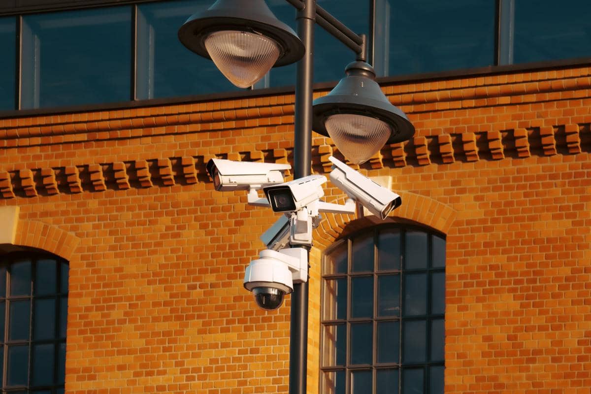 Aksi penjambretan di depan sekolah SMP Tanjung Balai terekam CCTV