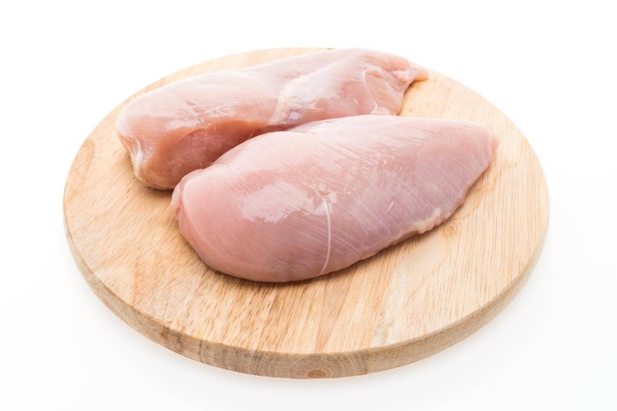 Dada ayam mentah