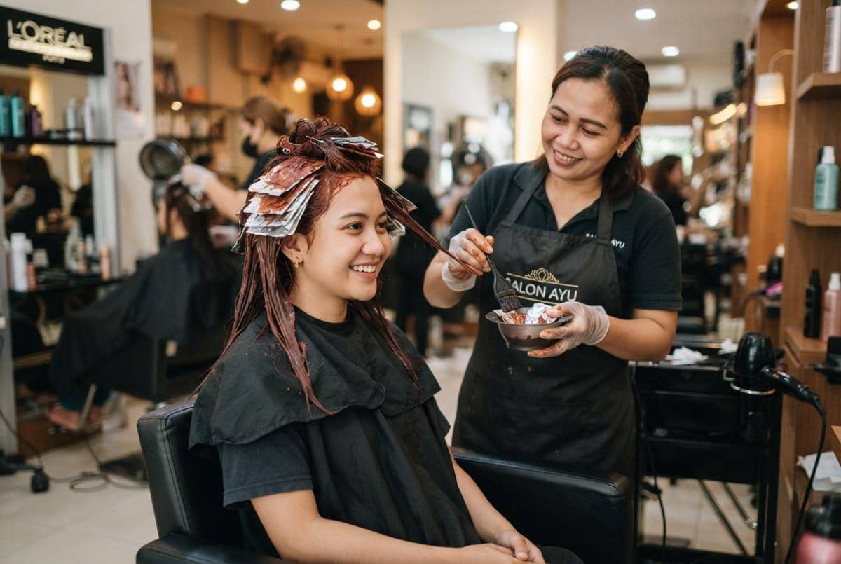 Pilihan Warna Rambut Two Tone, Bikin Wajah Terlihat Cerah!