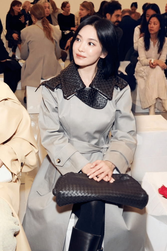 Tampil Perdana sebagai Global Brand Ambassador Bottega Veneta 