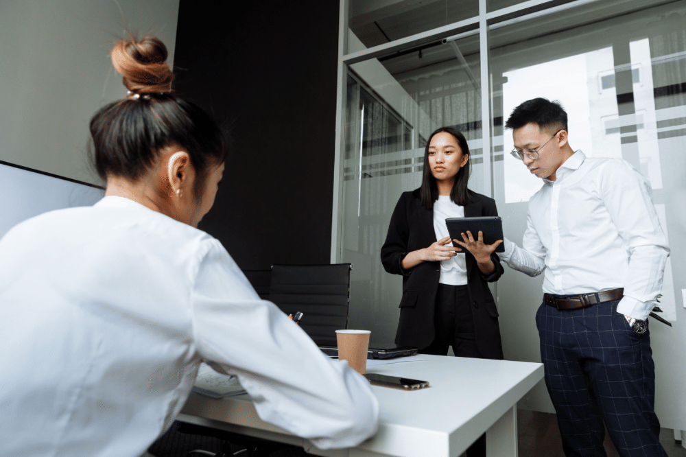 Contoh crab mentality dalam kehidupan sehari-hari