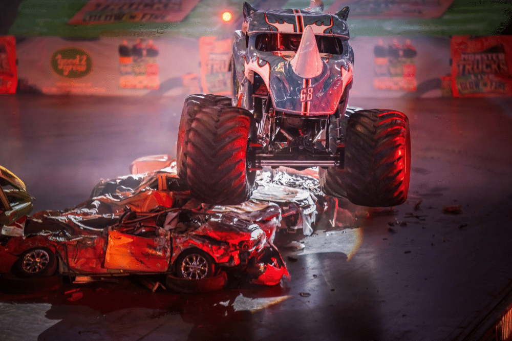 Hot Wheels Monsters Trucks Live Glow-N-Fire