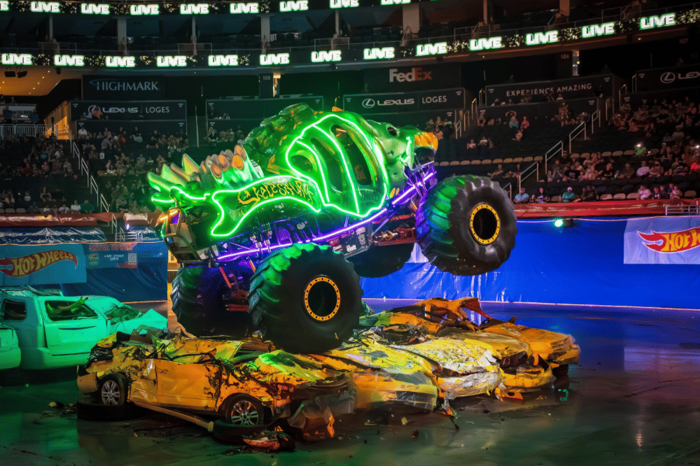 Dokumentasi Hot Wheels Monsters Trucks Live Glow-N-Fire