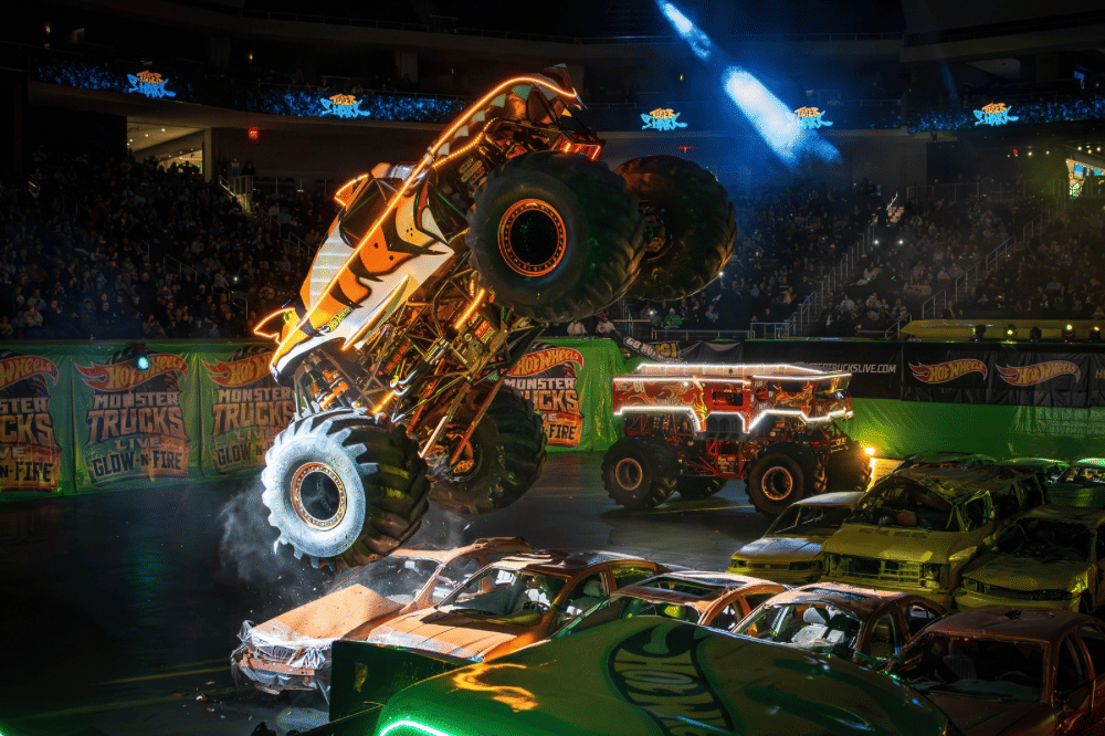 Dokumentasi Hot Wheels Monsters Trucks Live Glow-N-Fire