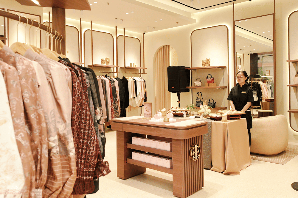Lokasi Store dan Pengalaman Belanja Langsung 