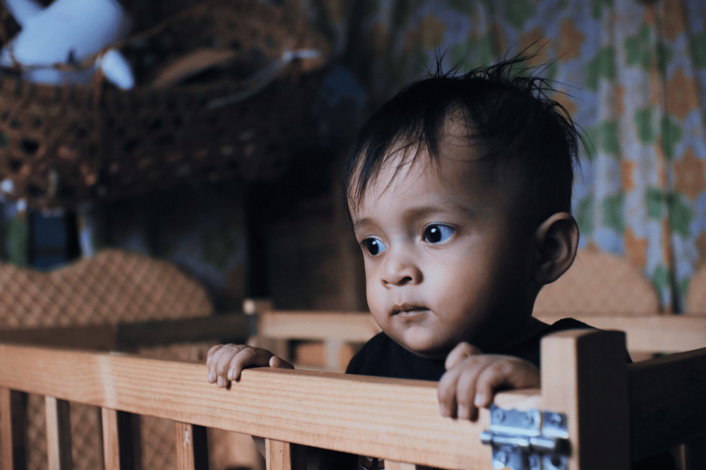 Hindari membawa bayi ke tempat yang terlalu ramai