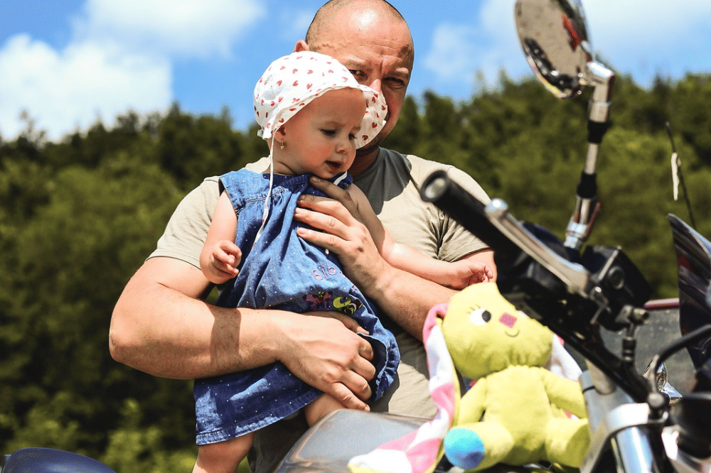 Bayi di bawah 3 bulan tidak disarankan naik motor